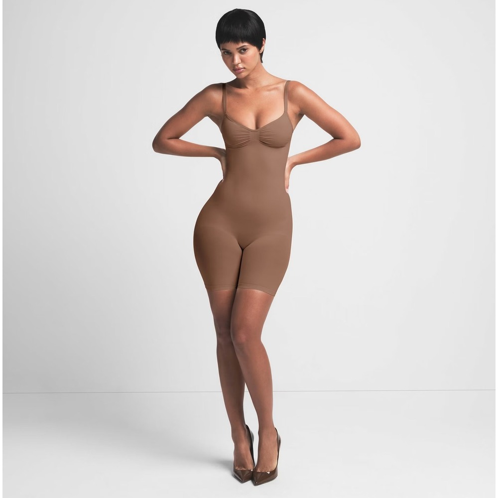 SKIMS NWOT Seamless Sculpt Mid-Thigh Bodysuit- Size S